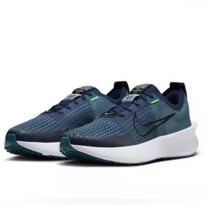 NIKE Interact Run Sneaker
